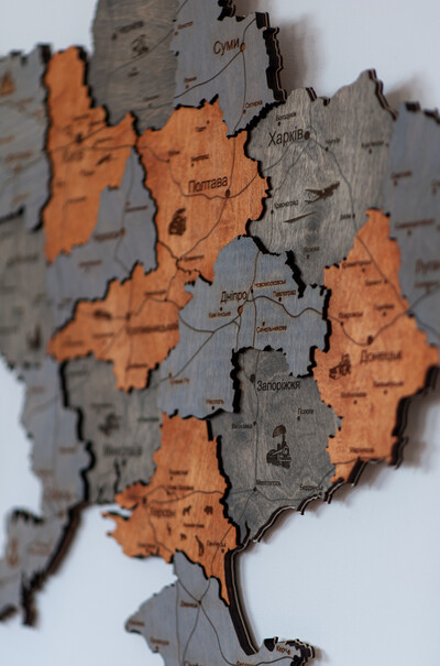 Мапа України дерев'яна кольорова Скеля Довбуша